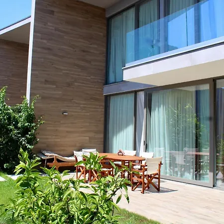 Cristal Villa *
